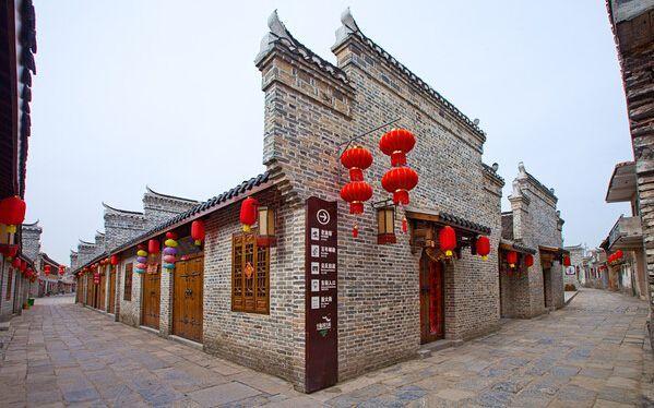 逃离快乐小镇